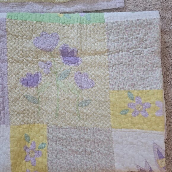 Patch of Flowers 3 Piece Reversible Full/Queen Quilt Set - Picture 4 of 7